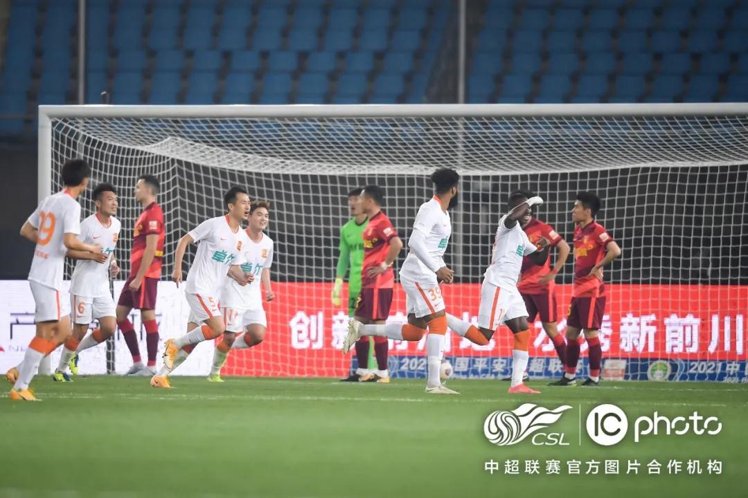 الدوري الليبي للمحترفين يواجه تحديات أمنية تؤثر على سير المنافسات